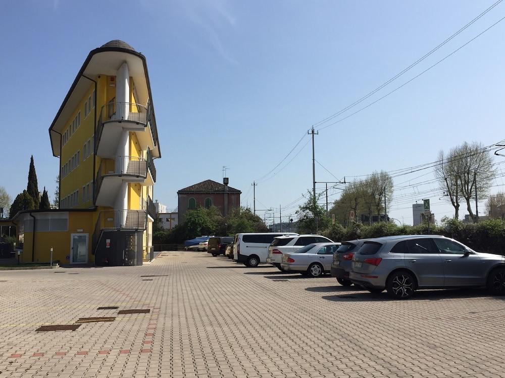 Alveri Hotel Mestre