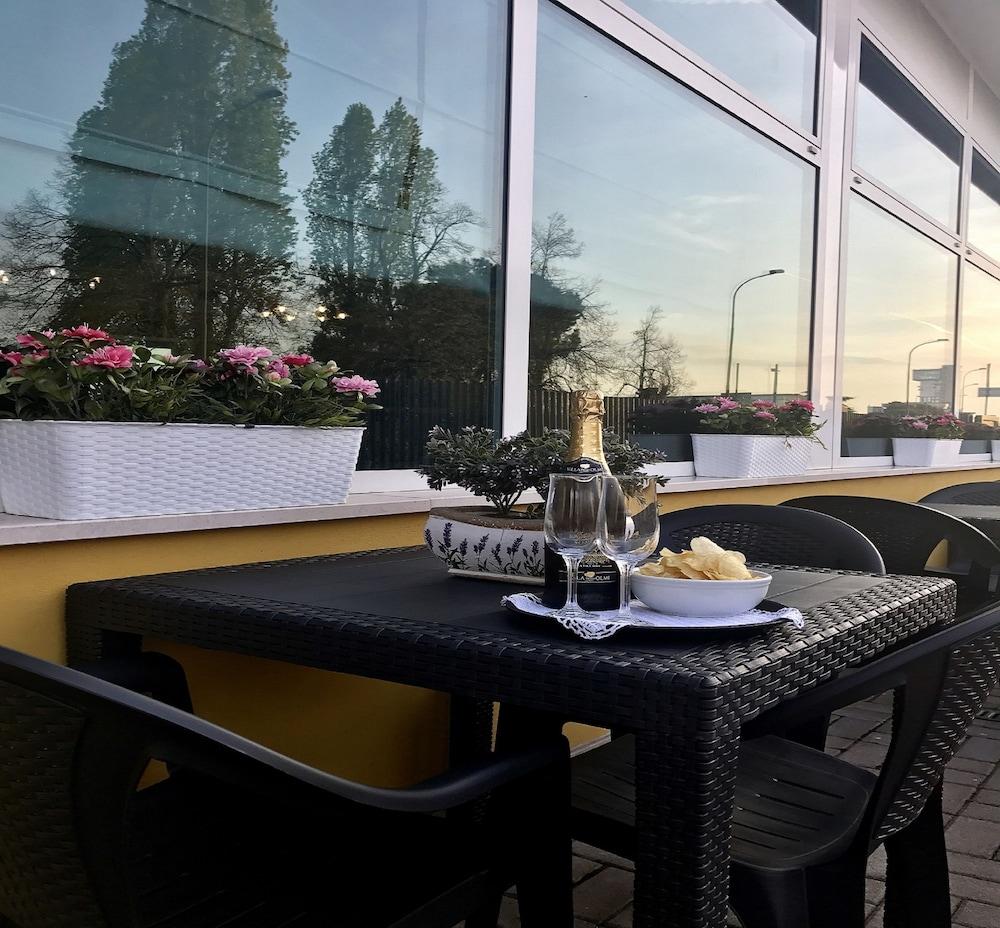 Alveri Hotel 3*