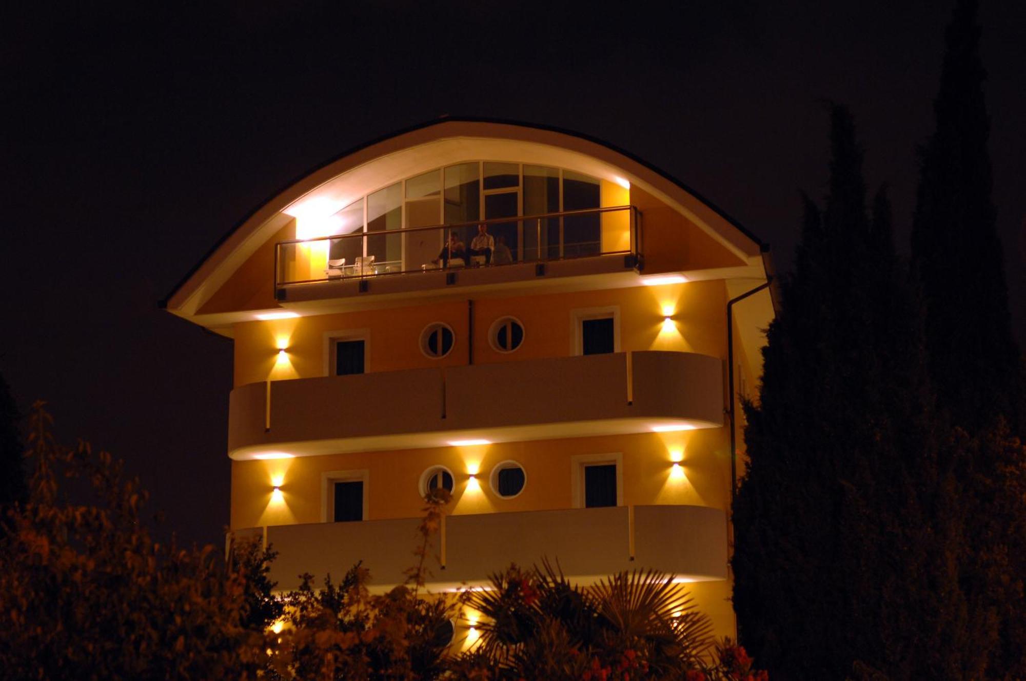 Hotel Alveri 3*